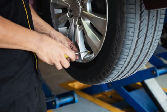 Apa yang Jadi Penyebab Ban Mobil Benjol?                    