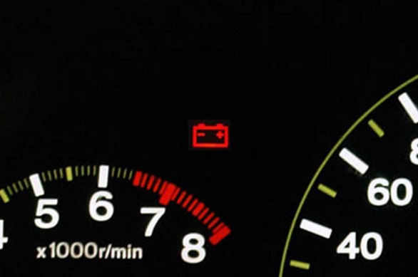 4 Hal yang Bikin Temperatur Mobil Naik Secara Tiba-tiba                    